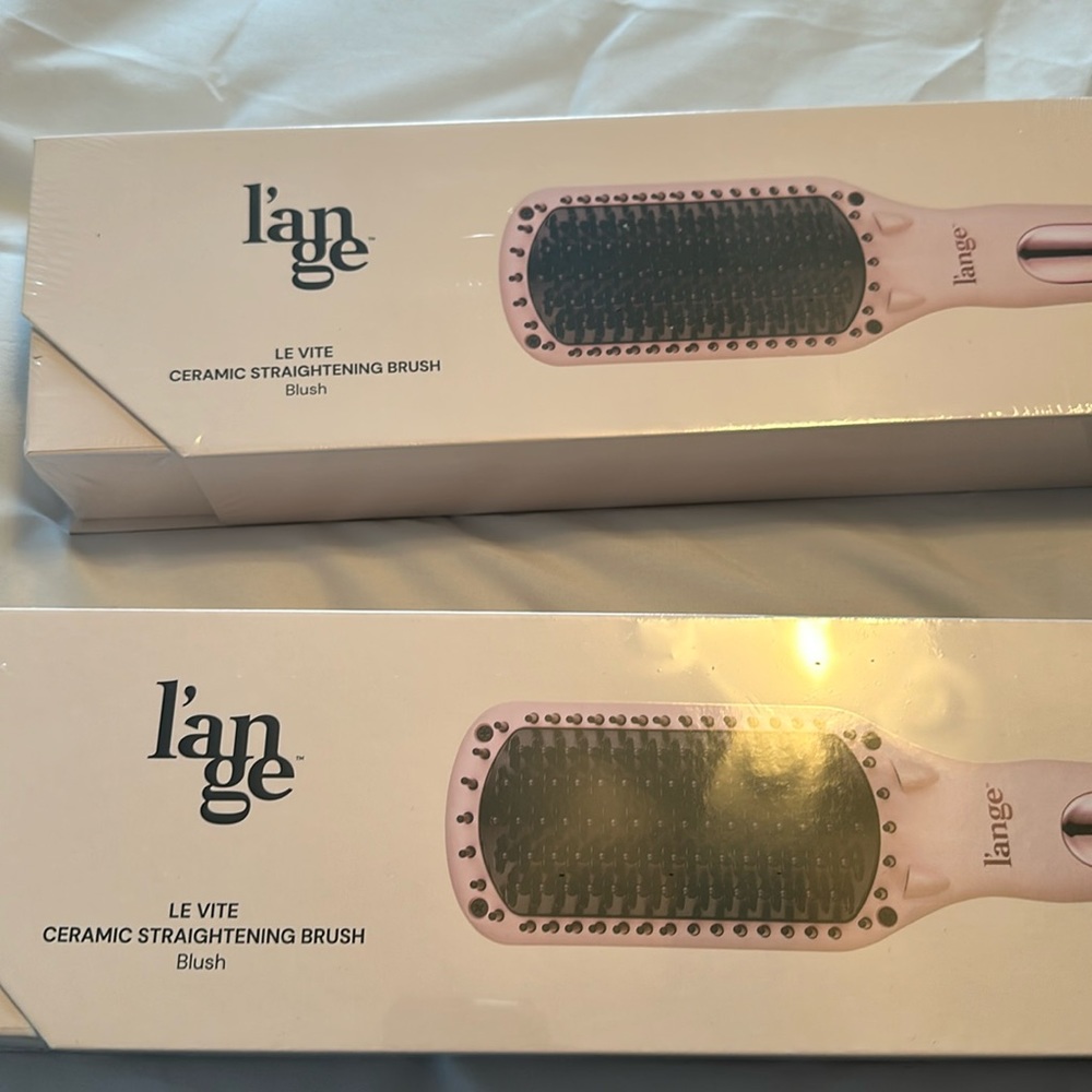 Ceramic straightening brush